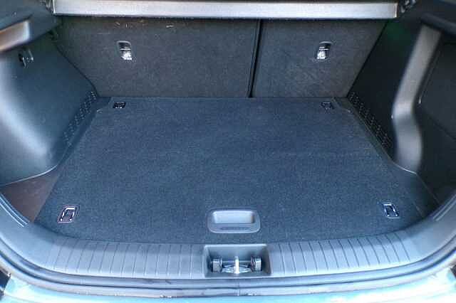 Hyundai KONA 64kWh Premium Auto 5dr (10.5kW Charger)