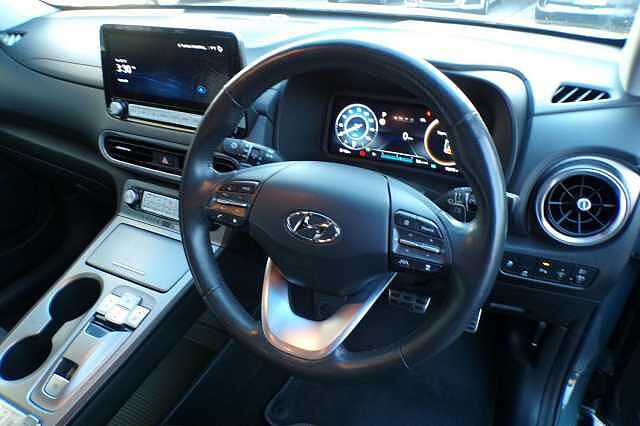 Hyundai KONA 64kWh Premium Auto 5dr (10.5kW Charger)