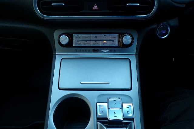 Hyundai KONA 64kWh Premium Auto 5dr (10.5kW Charger)