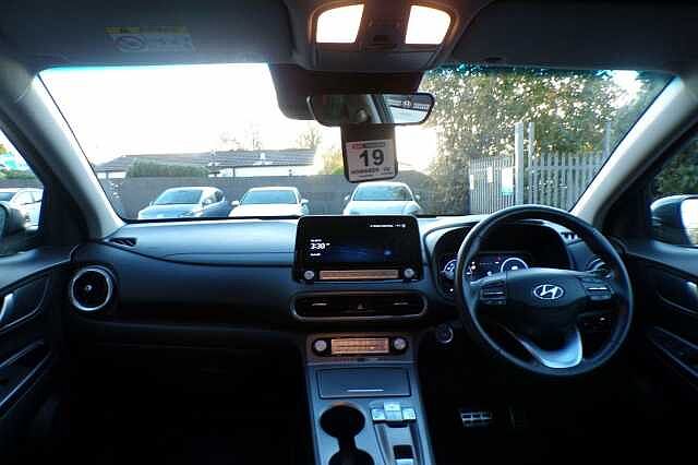 Hyundai KONA 64kWh Premium Auto 5dr (10.5kW Charger)