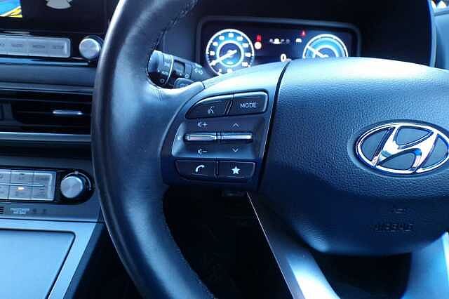 Hyundai KONA 64kWh Premium Auto 5dr (10.5kW Charger)