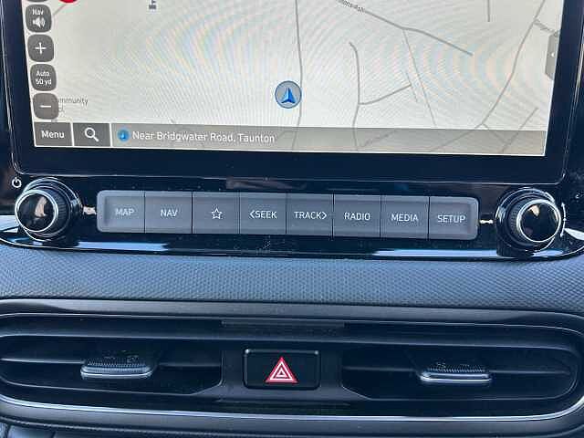 Hyundai KONA 1.6 h-GDi Premium DCT Euro 6 (s/s) 5dr Red