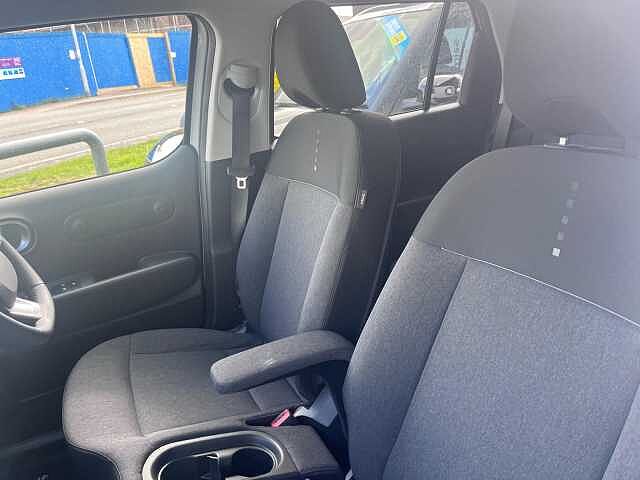 Hyundai INSTER Long Range 49kWh 02 Auto 5dr White